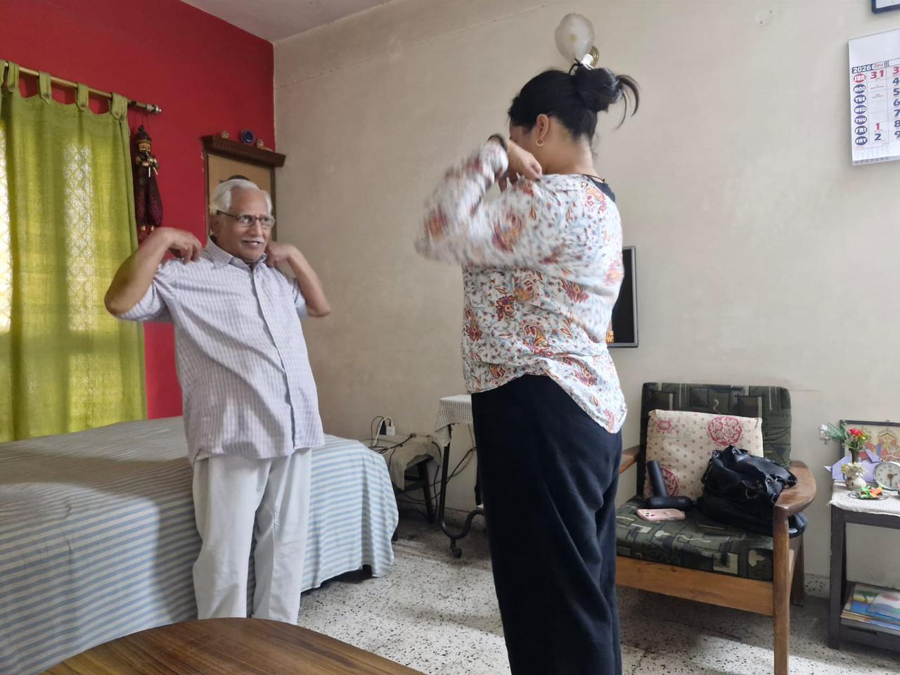 senOcare home nursing caregiver attending to a patient at home